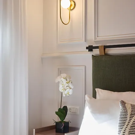The Athenian Chic Elegant In Kolonaki Apartment